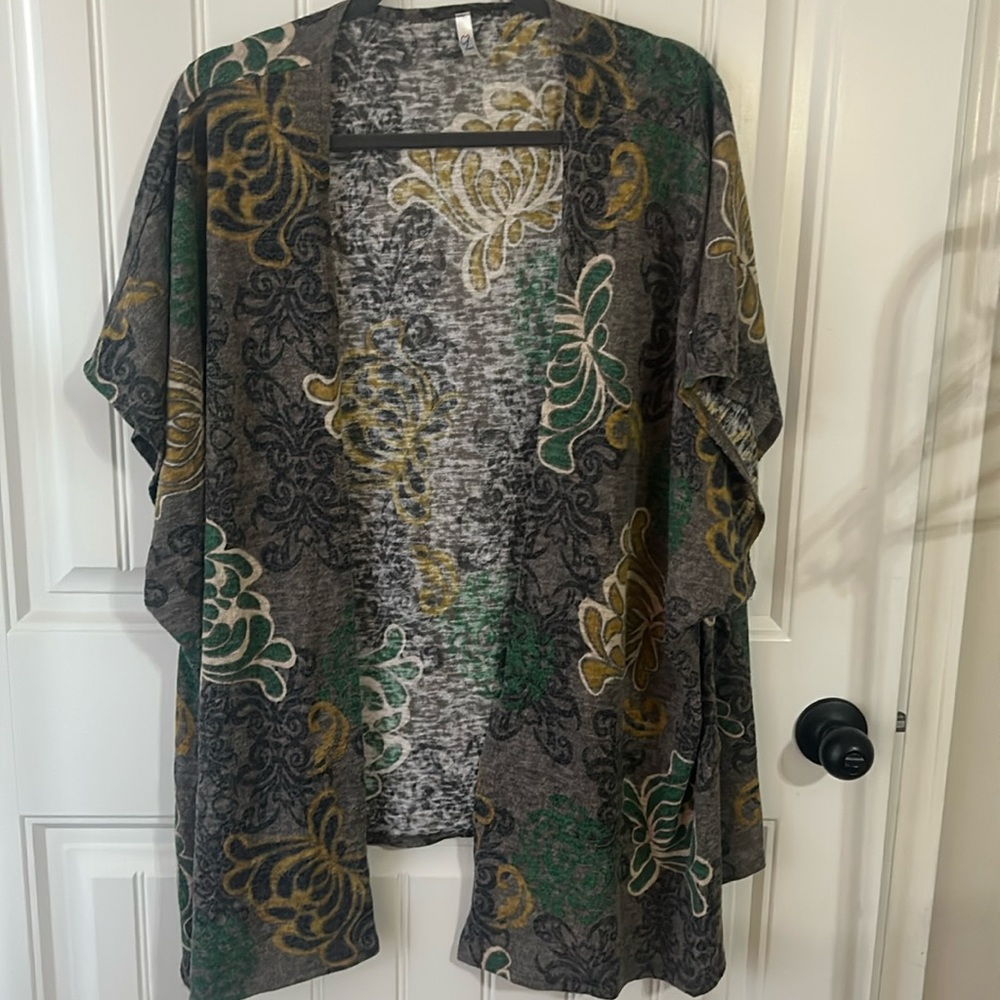 Women’s open front Cardigan -pre loved